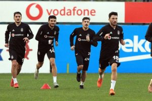 Beşiktaş Fatih Aksoy'u Sivasspor'a kiraladı!