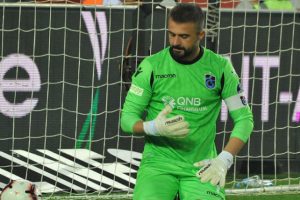Futbolu bıraktığını açıkladı