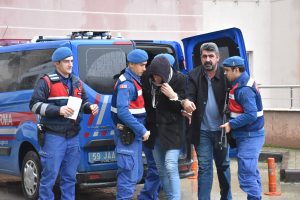 30 esnafı dolandıran 3 şüpheli tutuklandı