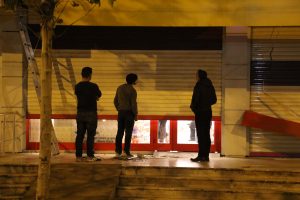 Gece yarısı silahlı market soygunu