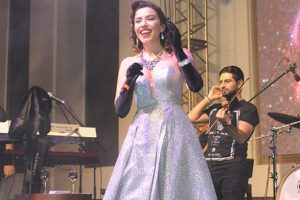 Burcu Güneş şehit çocukları için söyleyecek