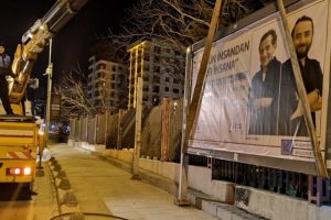 İBB'ye billboard tepkisi: İktidarın gerçek sahibinin halk olduğunun farkında değiller