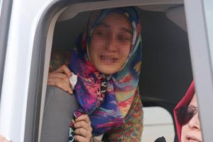 'Ben gitmek istemiyorum, zorla beni götürüyorsunuz'