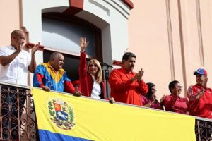 Rusya'dan Maduro'ya destek geldi
