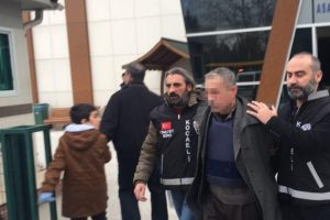 Parkta çocukluk arkadaşını öldüren zanlı adliyede