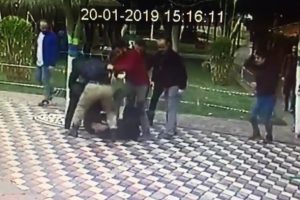 Bursa'da genç çifte tekme tokat saldırı anı kamerada