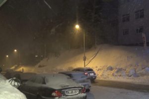 Bursa Uludağ'da kar fırtınasına rağmen binlerce kişi partiye katıldı