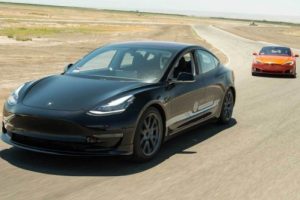 Ucuz Tesla Model 3 geliyor!