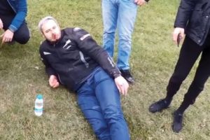 Yaralanan sürücü kanlar içinde ambulans bekledi