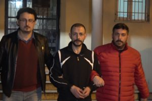 Polisten kaçan cezaevi firarisi Bursa'daki evinde yakalandı