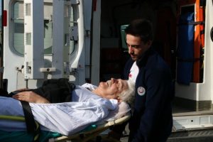 Ambulans helikopter 72 yaşındaki hasta için havalandı