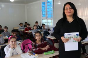 Albayrak ve Gül'ün tebrik kartları öğrencileri sevindirdi