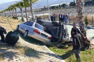 İki otomobil çarpıştı: 7 yaralı