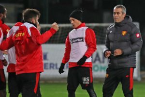 Göztepeli futbolculardan Kemal Özdeş ve yönetime başarı sözü
