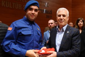Bursa Büyükşehir Belediye Başkan Adayı Bozbey'den Kestelli askerlere hayırlı tezkereler