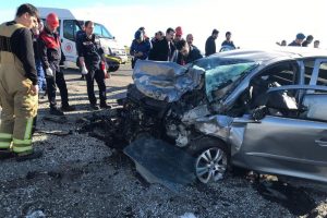 Karşı şeride geçen otomobil faciaya neden oldu: 3 ölü, 1 ağır yaralı