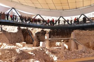 Sporcular Göbeklitepe'yi gezdi