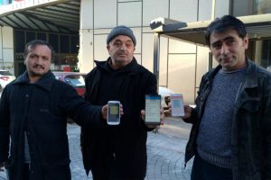 'Borcunuz var' mesajı vatandaşları sokağa döktü