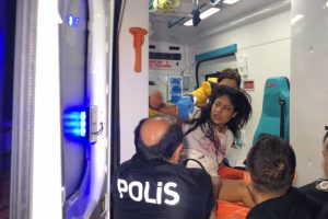Bursa'da karnına sapladığı bıçakla hastaneye götürüldü