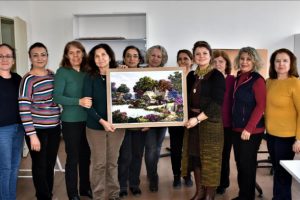 Emekli kadınlardan rölyef kursuna ilgi