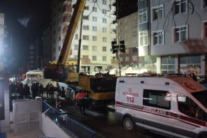 Kartal Belediyesi'den çöken bina ile ilgili açıklama