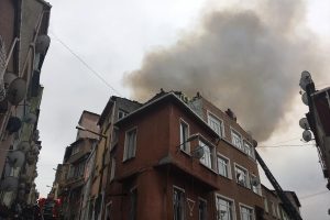 Beyoğlu'nda korkutan yangın