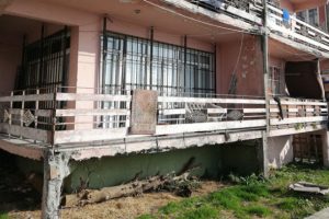 Bu apartmanda tam 8 aile yaşıyor