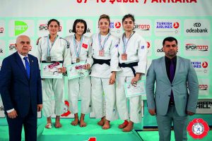 Bursalı sporculardan bronz madalya