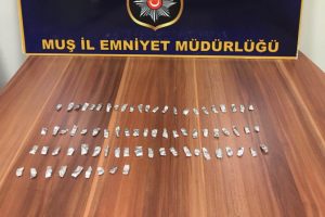 Uyuşturucu ticareti yapan 2 kişi tutuklandı