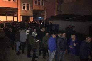 Yüzlerde genç İŞKUR önünde kamp kurdu