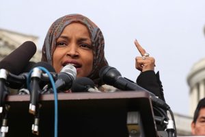 ABD'de Demokrat isimlerden İlhan Omar'a destek