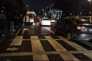 Minibüsün yaya geçidinde çarptığı kadın öldü