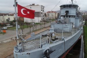 TCG Yarhisar Müze Gemisi'ne büyük ilgi