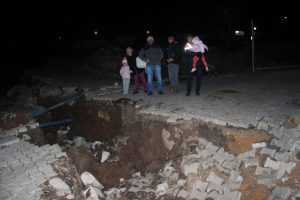 Mahallede heyelan paniği