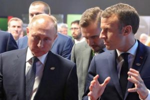 Putin ve Macron'dan Suriye görüşmesi