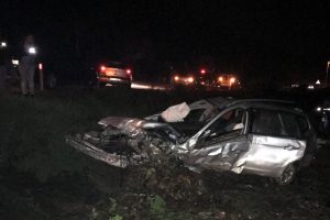 Takla atan otomobilin motoru fırladı: 1 ölü, 2 yaralı