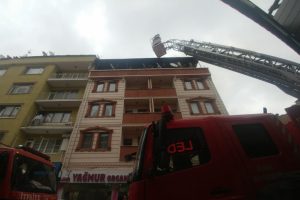 Bursa'da apartmanda baca yangını paniği!