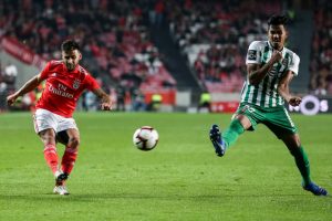 Benfica'ya Salvio'dan kötü haber