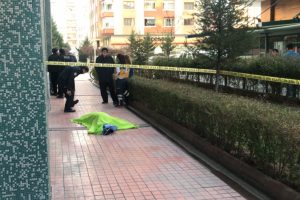 4. kattan düşen yaşlı kadın hayatını kaybetti