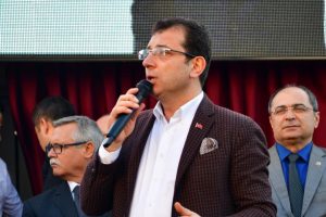 İmamoğlu'nun halk buluşması mitinge dönüştü