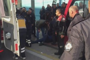 Bursa'da önce eski karısını, sonra kendisini bıçakladı