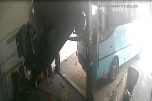 Oto sanayide halk otobüsü dehşeti!