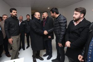 Dışişleri Bakanı Çavuşoğlu'dan MHP seçim merkezine ziyaret