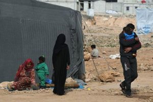 Rusya Suriye'deki Rukban kampına 15 otobüs gönderdi
