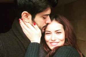 Fahriye Evcen ve Burak Özçivit çiftinin bebeklerinin ismi belli oldu