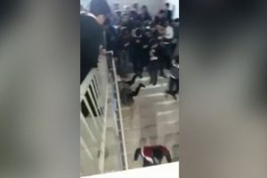 Liselilerin kavgasında korkunç anlar