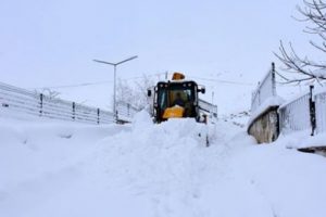 Doğu Anadolu'da 227 yerleşim birimine ulaşım sağlanamıyor