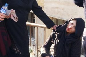 Çevredekiler koştu, genç kadın şoka girdi