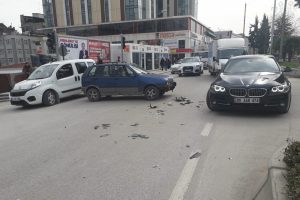 Park halindeki kamyon kazaya neden oldu