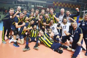 Fenerbahçe, Galatasaray'ı devirdi